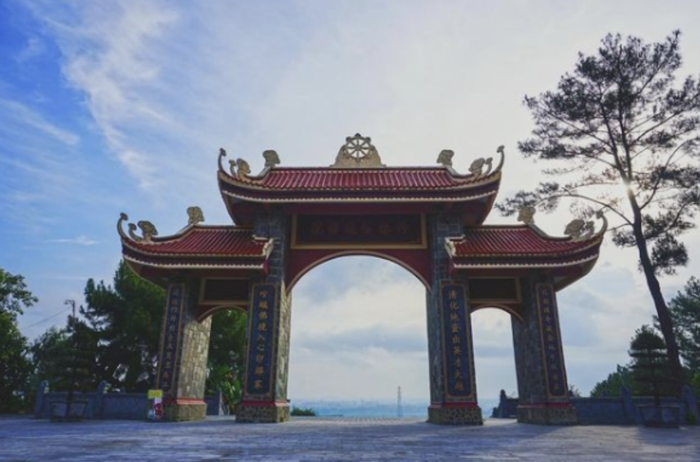 Địa điểm tâm linh - Top những nơi không nên bỏ qua tại Thanh Hoá